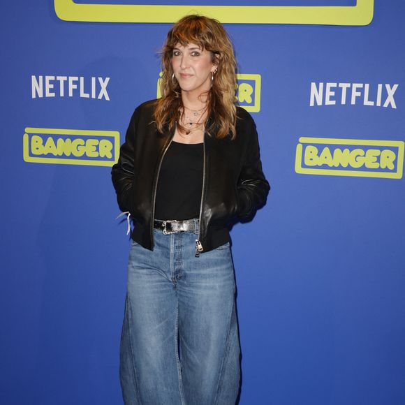 Elle vit aux Batignolles, dans le 17e arrondissement de Paris, dans un appartement lumineux.

Daphne Burki - Avant-première du film "Banger" au Pathé Wepler à Paris le 1er avril 2025. © Coadic Guirec/Bestimage