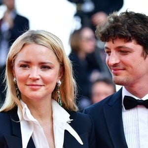 Virginie Efira et son compagnon Niels Schneider lors de la montée des marches de la cérémonie de clôture du 72ème Festival International du Film de Cannes, le 25 mai 2019.
© Rachid Bellak/Bestimage
