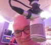 "Didier était un passionné de radio, de musique, d’humour, d’humain, nous avons tous appris, auprès de lui, une oreille attentive, un mentor pour beaucoup d’entre nous" écrit la station, sur son compte Facebook et son site Internet, dans un message très émouvant.

Didier Raynal, sur une photo publiée sur son compte Facebook. Facebook Didier Raynal