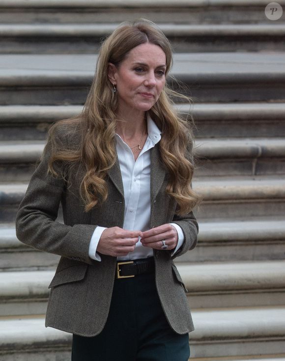 Le prince William, prince de Galles, et Catherine (Kate) Middleton, arborant des cheveux blonds, visitent les jardins, récemment transformés, du musée d'histoire naturelle à Londres, le 4 septembre 2025. Photo par Zuma Press / Bestimage