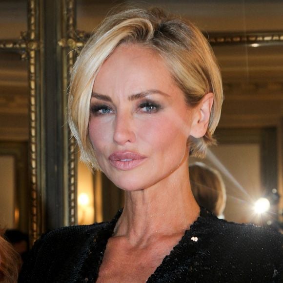 De six ans sa cadette, sa soeur est avocate à Paris et mère célibatère. 

Adriana Karembeu à la soirée de lancement du parfum Forbidden Whisper de la maison HFC Paris à l'hôtel Meurice à Paris le 8 octobre 2025.

© Philippe Baldini / Bestimage