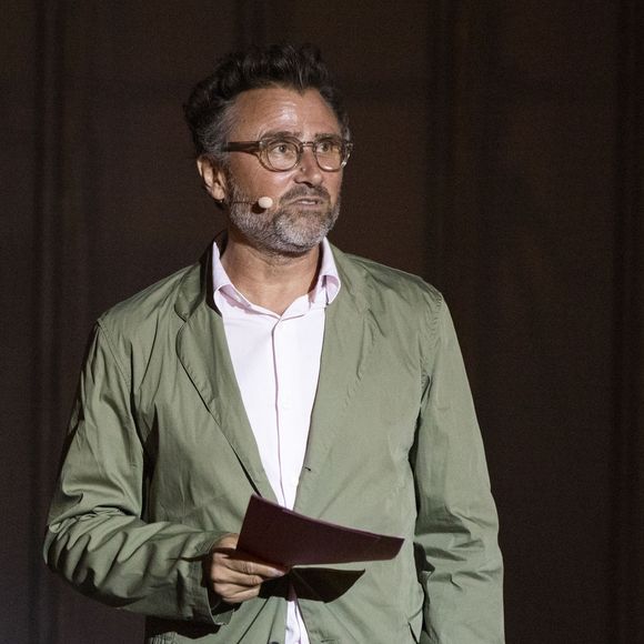 Exclusif - Alexandre Brasseur - Spectacle "Simone Veil, Les combats d'une effrontée" lors du 40ème Festival de Ramatuelle, adaptée du roman de Simone Veil "Une vie" par Cristiana Reali. Le 4 août 2024. 
© Cyril Bruneau / Festival de Ramatuelle / Bestimage