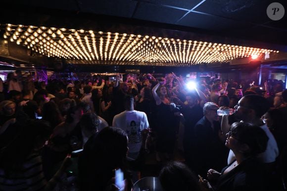 Jean Roch a reçu ses amis pour fêter la fermeture de son célèbre club privé, "VIP Room" à Saint-Tropez, après 29 ans d'existence, le 5 avril 2026. Après un dernier week-end de fête, du 3 au 5 avril 2026, le célèbre établissement sera remplacé par le "Lilly's Club".
© Franz Chavaroche / Bestimage