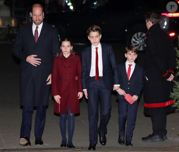 Le prince William, prince de Galles avec ses enfants la princesse Charlotte, le prince George, le prince Louis lors du service de chants de Noël Together At Christmas à l'abbaye de Westminster, Londres le 6 décembre 2024.

© Julien Burton / Bestimage