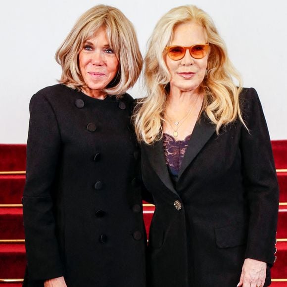 Brigitte Macron, première dame de France, et Sylvie Vartan au défilé Stéphane Rolland à la Salle Pleyel, "Collection Haute Couture Printemps/Eté 2025" lors de la Fashion Week de Paris (PFW), le 28 janvier 2025.
© Christophe Clovis / Bestimage