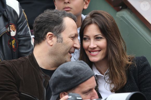 Arthur (Jacques Essebag) et sa compagne Mareva Galanter dans les tribunes de la finale homme des internationaux de France de Roland Garros à Paris le 5 juin 2016. © Moreau-Jacovides / Bestimage