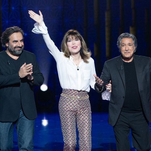 Exclusif - Frédéric François, André Manoukian, Isabelle Morizet (Karen Cheryl) lors de l'enregistrement de l'émission "La Boîte à secrets", présentée par F.Bollaert et diffusée le 16 janvier 2026 sur France 3, dans les studios du Lendit à Saint-Denis, France, le 16 décembre 2025. © Cyril Moreau/Bestimage