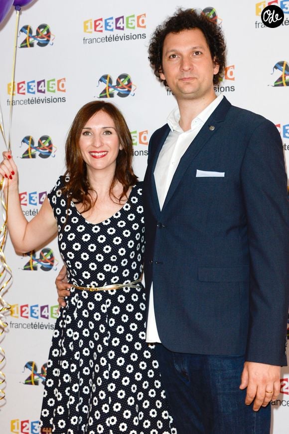 Depuis son divorce avec Calista Sinclair en 2023, l'animateur a entièrement réorganisé son quotidien pour ses deux fils, Raphaël et Ulysse.

Eric Antoine et Calista Sinclair au photocall de France Télévisions, pour la présentation de la nouvelle dynamique 2016-2017, à Paris, le 29 juin 2016. © Guirec Coadic/Bestimage