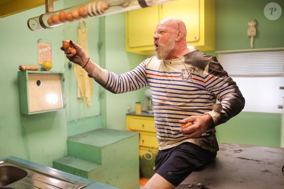 Philippe Etchebest revient dans l'émission ce samedi 9 août 2025

Philippe Etchebest dans "Fort Boyard" pour l'association Les pompiers solidaires. Crédit photo : Laurent VU - ALP - France Télévisions
