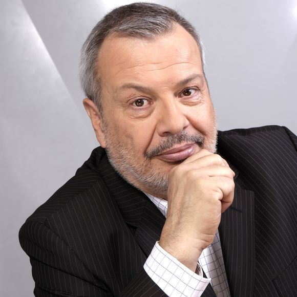 "Il se fait des milliards sur le dos des pauvres en leur vendant des produits infâmes", avait déploré le critique gastronomique sur RMC dans Estelle Midi en janvier 2022, en ajoutant que "le cynisme de Michel-Edouard Leclerc relève du génie". 

Portrait de Perico Legasse  2019