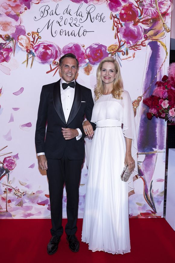Le prince Charles-Philippe d'Orléans et sa compagne Naomi Kern lors du Bal de la Rose 2022 au Sporting Club de Monaco en faveur de la Fondation Princesse Grace le 8 juillet 2022. 

© Cyril Moreau / Pool Monaco / Bestimage