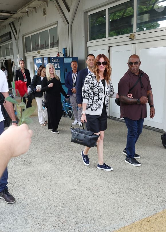 Julia Roberts (habillée en Celine) arrive à la 82ème édition du festival international du film de Venise (La Mostra) le 27 août 2025.
© Denis Guignebourg / Bestimage
