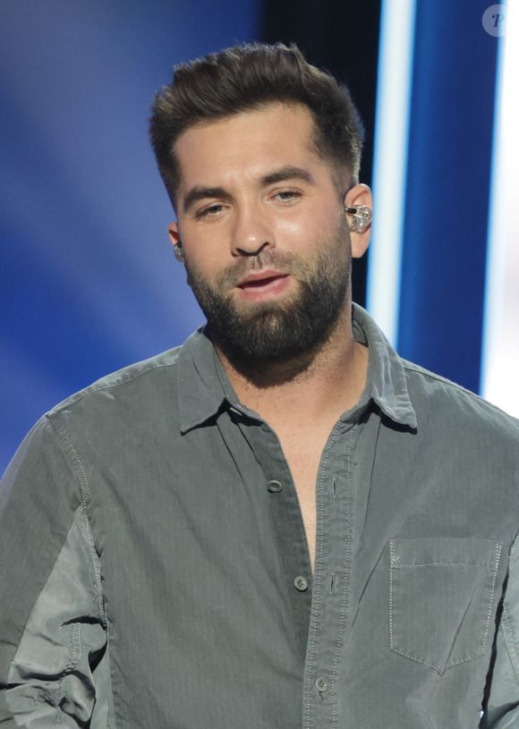Kendji Girac à la 38ème édition du Téléthon dans les studios de France 2 à Paris. © Coadic Guirec / Bestimage