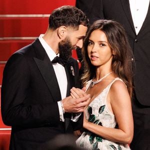 Bien connue des cinéphiles, Lyna Khoudri était présente lors de la montée des marches du film "13 jours 13 nuits" lors du 78ème Festival International du Film de Cannes

Karim Benzema et sa compagne Lyna Khoudri à la descente des marches du film « 13 jours 13 nuits » lors du 78ème Festival International du Film de Cannes. 
© © Jacovides-Moreau / Bestimage / Bestimage