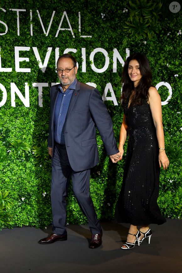 Jean Reno et sa femme Zofia au 61eme Festival de Télévision de Monte Carlo au Grimaldi Forum, le 18 juin 2022. © Bruno Bebert / Bestimage