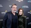 Jean Dujardin et Nathalie Péchalat

Jean Dujardin et sa femme Nathalie Péchalat (nouvelle présidente de l'association "Premiers de Cordée") - Dîner de charité Breitling à la Samaritaine pour l’association "Premiers de Cordée" à Paris. © Rachid Bellak/Bestimage