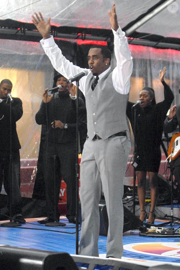 Sean 'Diddy' Combs fait une apparition dans le 'Today Show' de NBC au Rockefeller Center à New York City, NY, USA le 20 octobre 2006. Photo by Dennis Van Tine/ABACAPRESS.COM