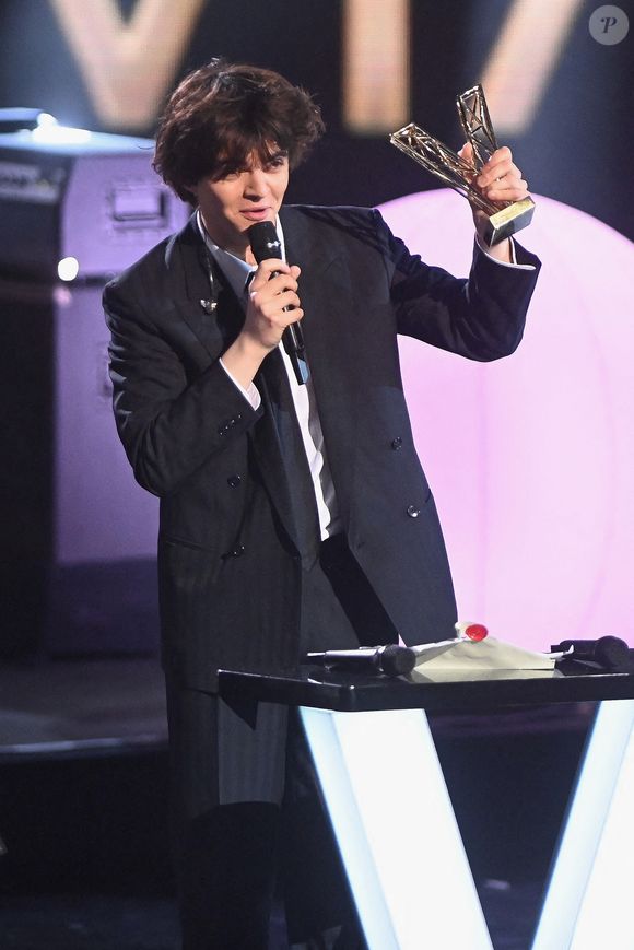 Sam Sauvage reçoit le prix de la révélation masculine de l'année lors de la 41e cérémonie des Victoires de la Musique à La Seine Musicale le 13 février 2026 à Boulogne-Billancourt, France. Photo de Franck Castel /ABACAPRESS.COM