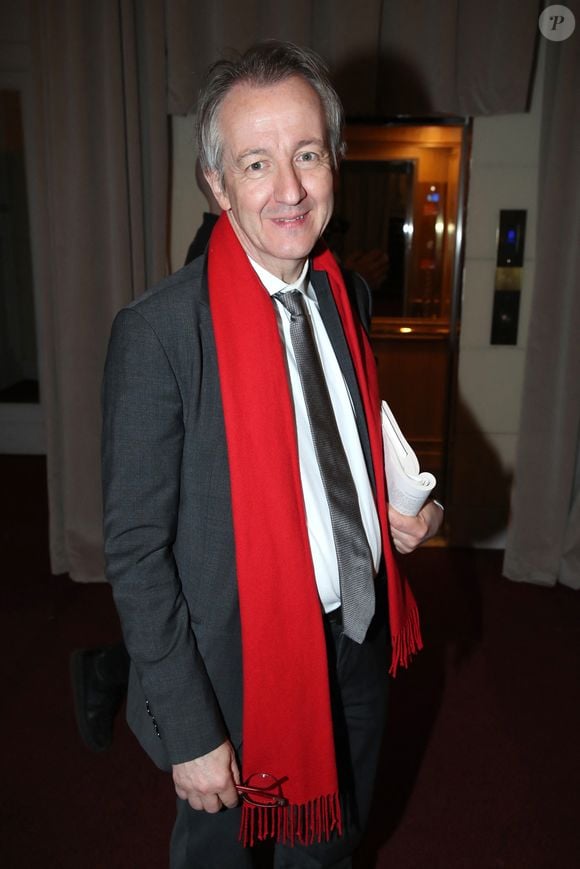 Il s'agit de Christophe Barbier, journaliste et éditorialiste politique.

Exclusif - Christophe Barbier - Placido Domingo et l’orchestre Pasdeloup jouent "Macbeth de Verdi, version concert" à la salle Gaveau à Paris le 1er avril 2025. © Bertrand Rindoff / Bestimage