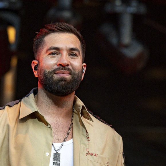 Kendji Girac en concert lors du festival de musique du Printemps de Perouges au Chateau de Saint-Maurice-de-Remens le 29 juin 2025. © Sandrine Thesillat / PsNewZ / Bestimage