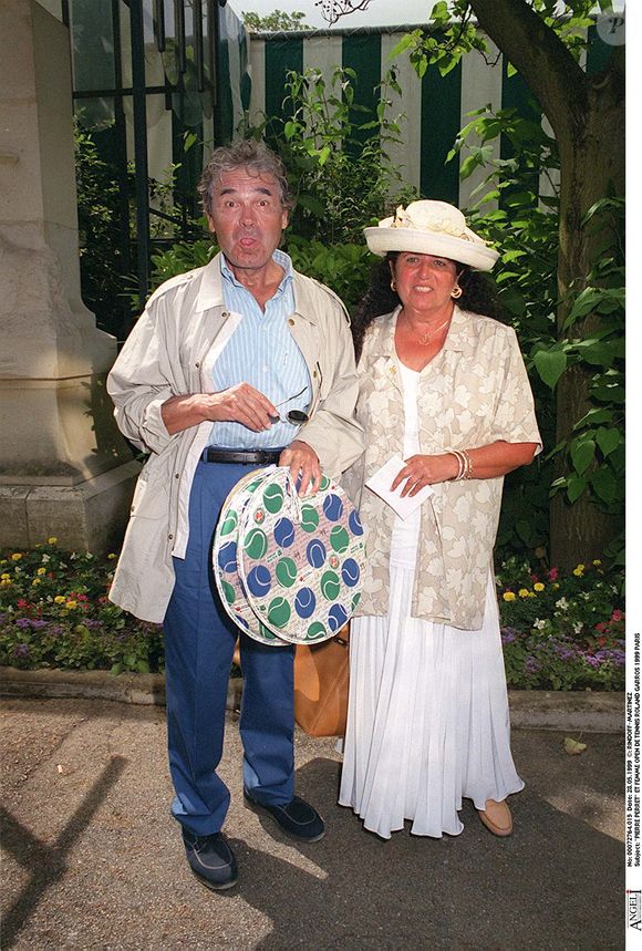 Archives - Pierre Perret et sa femme feu Rebecca (Simone Mazaltarim) à Roland Garros 1999