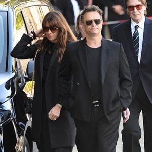 David Hallyday et sa femme Alexandra Pastor , Tony Scotti - Obsèques de Nathalie Baye en l'église Saint-Sulpice à Paris le 23 avril 2026. 

©Clement Prioli / Bestimage