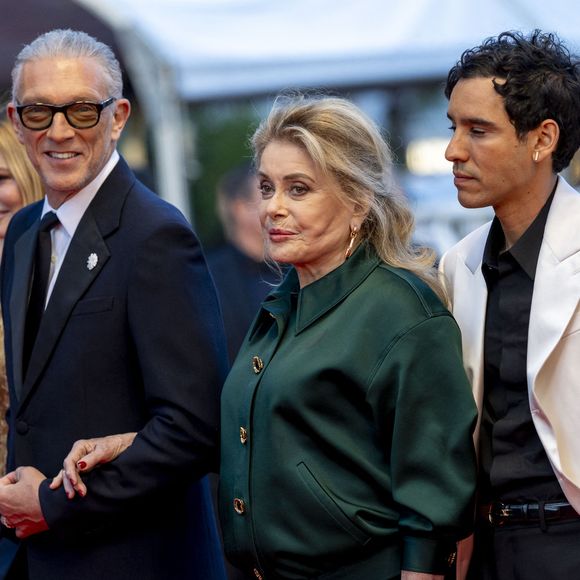 Pierre Niney, Virginie Efira, Vincent Cassel, Catherine Deneuve, Adam Bessa, Isabelle Huppert - Montée des marches du film " Histoires parallèles " lors du 79ème Festival International du Film de Cannes, le 14 mai 2026. © Olivier Borde / Bestimage