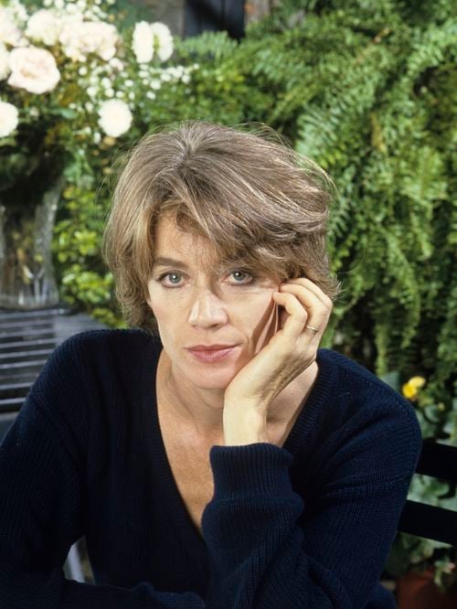 Françoise Hardy : dans son appartement du 16e arrondissement de Paris, la chanteuse s’était créé un incroyable écrin de verdure avec véranda et jardin privé