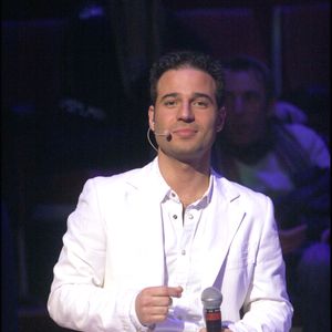 Mario Barravecchia en 2007 lors d'une représentation du spectacle "Salut Joe" par les anciens de la "Star Academy" au Cirque d'Hiver Bouglione à Paris.