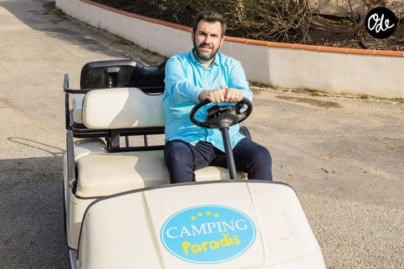 Dans une récente interview, l'interprète de Tom Delormes dans "Camping Paradis" se confie sans filtre sur ses variations de poids depuis sa sleeve.

Exclusif - Laurent Ournac est allé former les futurs dirigeants du "Camping Paradis", à Argelès-sur-Mer, le 25 février 2021.

© Jack Tribeca / Bestimage