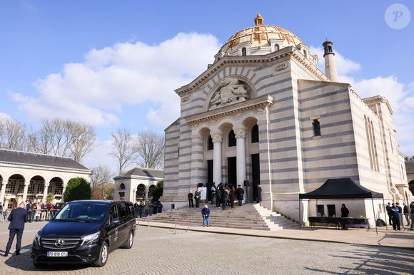 Atmosphère aux arrivées des obsèques d'Emilie Dequenne au cimetière Père Lachaise à Paris, France, le 26 mars 2025. © Cyril Moreau/Bestimage