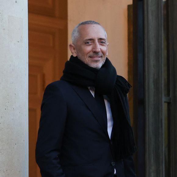 L'humoriste et acteur, Gad Elmaleh arrive au palais de l'Élysée pour un dîner offert aux chefs d’état et de gouvernement par le président de la république dans le cadre du XIXe Sommet de la Francophonie à Paris, le 4 octobre 2024. © Stéphane Lemouton / Bestimage