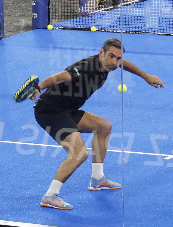 Exclusif - Robert Pires - Célébrités participent au tournoi "Padel Invitational” co-organisée par Webedia et la Fédération Française de Tennis (FFT) sur le court Philippe Chatrier lors du Greenweez Paris Major Premier Padel 2024 à Roland Garros le 28 septembre 2024. © Marc Ausset-Lacroix/Bestimage