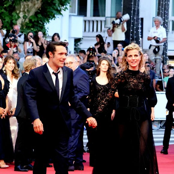 Nicolas Bedos et sa compagne Pauline Desmonts - Montée des marches du film « Mascarade  » lors du 75ème Festival International du Film de Cannes. Le 27 mai 2022
© Dominique Jacovides / Bestimage