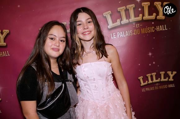 Lou Deleuze et Mayane Sarah El Baze - Générale de Presse du Spectacle Musical "Lilly et le Palais du Music-Hall" dont le role principal de Lilly est repris par Lou Deleuze au théâtre de la Tour Eiffel à Paris le 30 septembre 2026. © Cédric Perrin/Bestimage