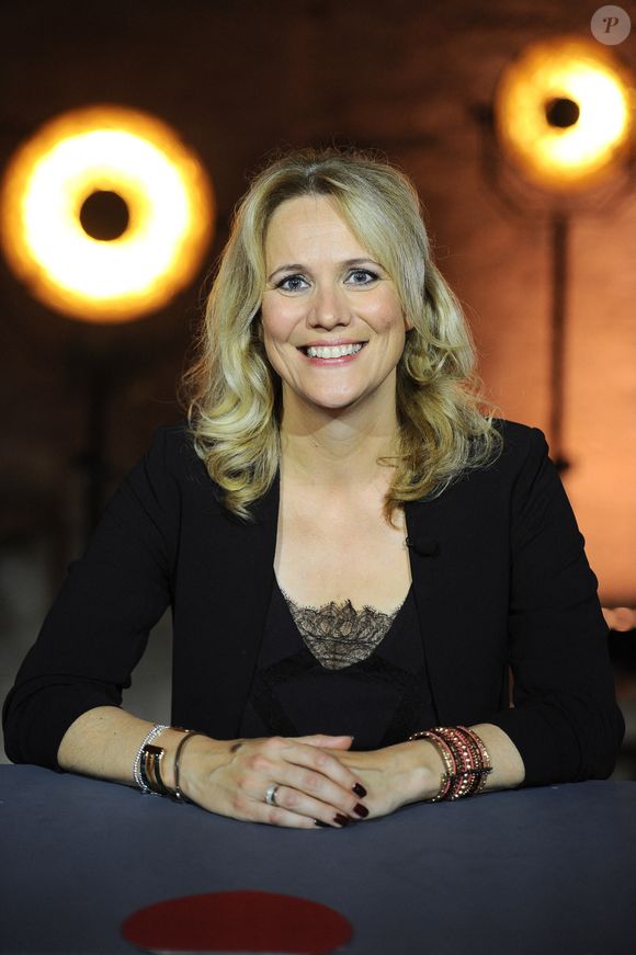 Et sa décoration est éclectique

Exclusif - Anne-Catherine Verwaerde - Backstage de l'enregistrement de l'émission prime "Affaire conclue" dans les écuries du château de Chantilly, présentée par S.Davant et qui sera diffusée sur France 2 le 15 septembre 2020. Le 9 juillet 2020 © Guillaume Gaffiot / Bestimage