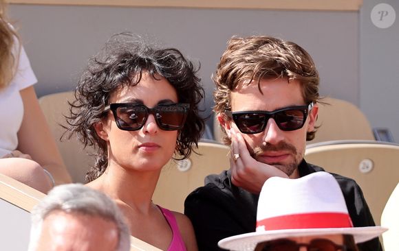 Barbara Pravi dans les tribunes lors des Internationaux de France de Tennis de Roland Garros 2025, le 31 mai 2025 à Paris. Ce jour-là, C.Gauff a battu M.Bouzkova (6-1,7-6).