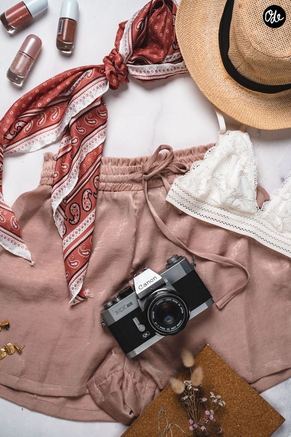 Découvrez le top 10 des tendances mode à adopter d'urgence pour traverser un week-end chaud avec allure.
Photo : Pexels/taryn-elliott