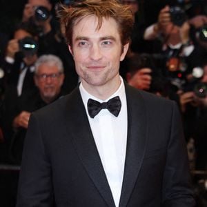 Elle joue avec le comédien Robert Pattinson

Robert Pattinson assiste au tapis rouge de "Die My Love" lors du 78ème Festival de Cannes au Palais des Festivals le 17 mai 2025 à Cannes, France. Photo par Jerome Domine/ABACAPRESS.COM