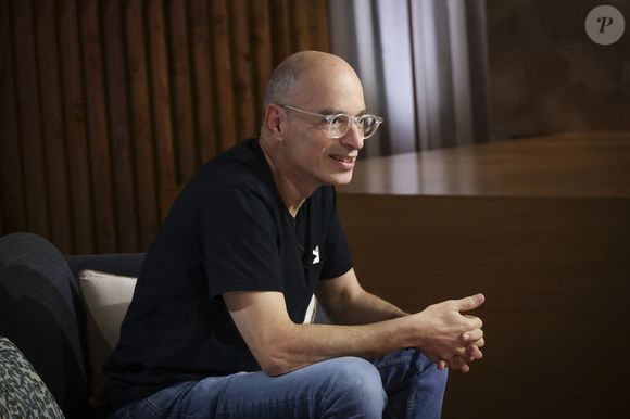 Exclusif - Bernard Werber, sur plateau de la nouvelle émission "Animalement Vôtre" présentée par Bernard Montiel et diffusée le 9 novembre sur France 3, à Paris, France, le 13 octobre 2025. © Jack Tribeca/Bestimage