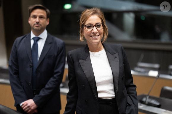 Les journalistes français Hugo Plagnard et Léa Salamé arrivent pour une audition devant la Commission d'Enquete sur l'Audiovisuel Public à l'Assemblée Nationale à Paris le 2 février 2026. Photo par Raphael Lafargue/ABACAPRESS.COM