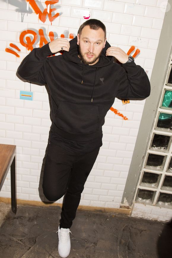 Exclusif - Rendez-vous avec Kevin Debonne (Mari d'I. Reg et Co-auteur de ses textes) au Paname Art Café à Paris le 3 février 2020. © Jack Tribeca/Bestimage