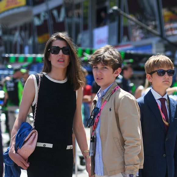 Un week-end idyllique placé sous le signe de l'automobile !

Charlotte Casiraghi et son fils Raphael Elmaleh - lors du Grand Prix de Formule 1 (F1) Tag Heuer de Monaco © Lionel Urman/Bestimage