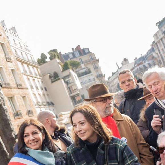 Fort heureusement, le destin en a décidé autrement cette fois-ci. Après avoir passé six mois avec une sonde, elle s’en est sortie, se considérant comme une miraculée.

Anne Hidalgo (G), Maire de Paris, Anne Gosciny (2L), fille de Renés Gosciny, Jean-Jacques Sempé (3L), illustrateur du Petit Nicolas, Christophe Girard, Adjoint au Maire de Paris chargé de la culture (2R) et Jul (R), scénariste de Lucky Luke lors de l'inauguration d'une statue de René Goscinny à Paris, France le 23 janvier 2020. Photo par Florent Bardos/ABACAPRESS.COM