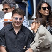 Muscles et gros bras : Iris Mittenaere et Antoine Dupont très bien accompagnés lors de leurs vacances en amoureux