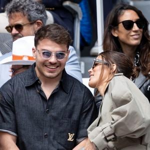 Antoine Dupont et Iris Mittenaere profitent à deux dans le sud de la France

Antoine Dupont et sa compagne Iris Mittenaere en tribunes lors de la finale messieurs des Internationaux de France de Tennis de Roland Garros (jour 15), à Paris, France © Cyril Moreau/Bestimage