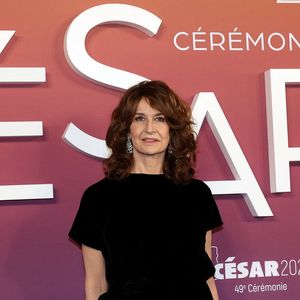 Il y a vingt cinq ans, Valérie Lemercier un connu un drame dont elle ne s'est jamais vraiment remise

Valérie Lemercier, présidente des César - Photocall des lauréats (press room) lors de la 49ème édition de la cérémonie des César à l’Olympia à Paris 
© Dominique Jacovides / Olivier Borde / Bestimage