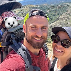 Denitsa Ikonomova et François Alu, première randonnée avec leur fille, Instagram