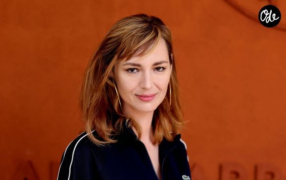 Louise Bourgoin - Célébrités au village lors des Internationaux de France de tennis de Roland Garros 2024 à Paris le 9 juin 2024. 
JACOVIDES-MOREAU / BESTIMAGE
