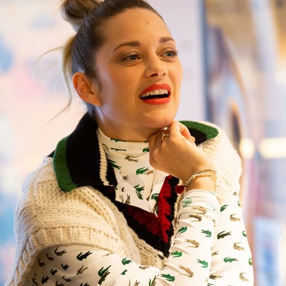 "Il avait envie de m'offrir un premier rôle, on a collaboré plusieurs fois ensemble. On a toujours adoré travailler ensemble et là il avait ce désir de réaliser un projet que je porterais", a-t-elle expliqué face caméra sur TF1.

Marion Cotillard lors de l'avant-première du film "Nous finirons ensemble" au cinéma UGC Brouckère à Bruxelles, Belgique, le 23 avril 2019. © Alain Rolland/ImageBuzz/Bestimage